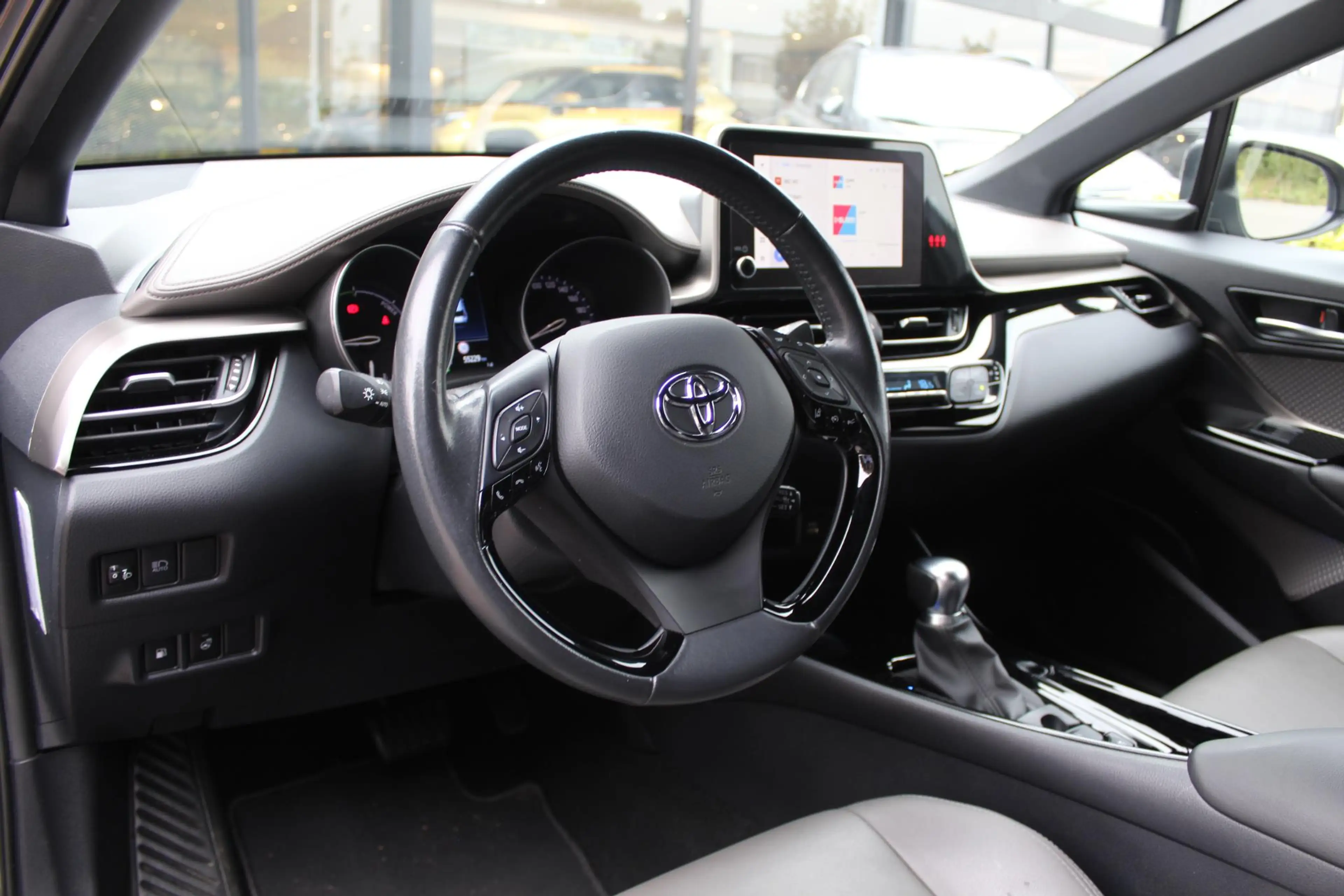 Toyota C-HR 1.8 Hybrid Executive Limited | Rijklaar | Stoel/st — photo 2