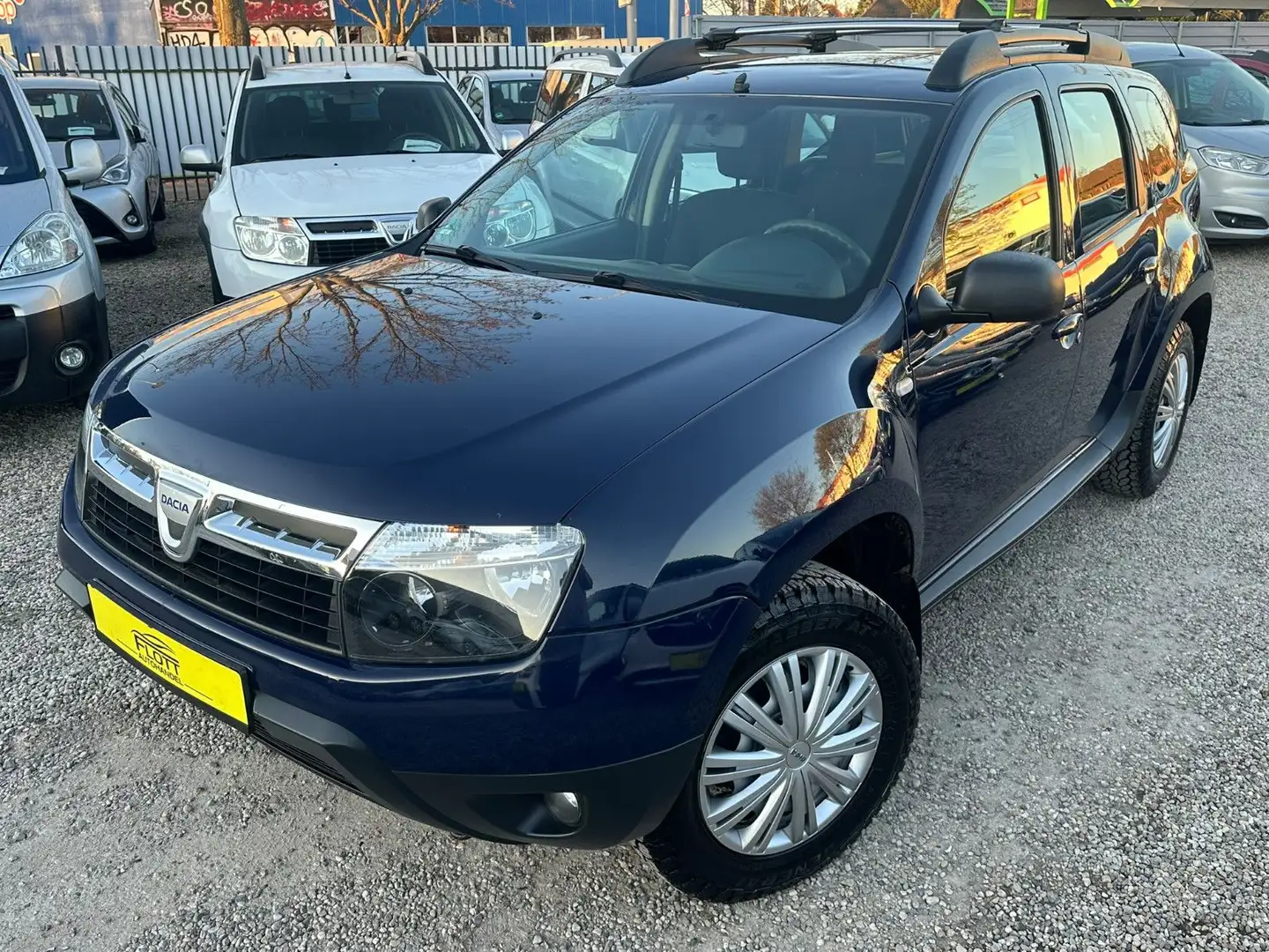 Dacia Duster 1.6 Laureate 4x4*Klima*2.HD*TÜV NEU Blau - 2