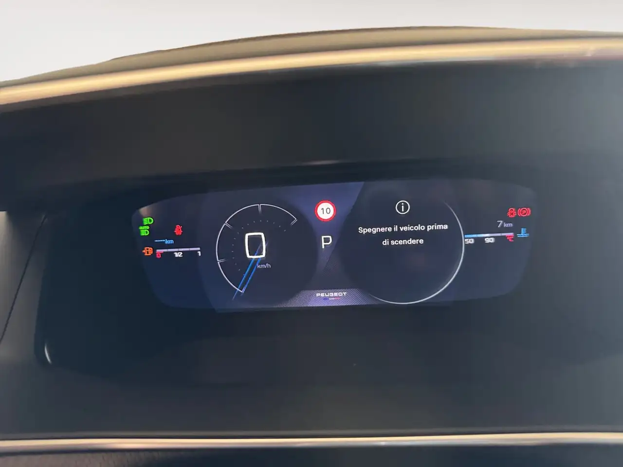 Peugeot 2008 Hybrid 145cv e-DCS6 GT auto 12