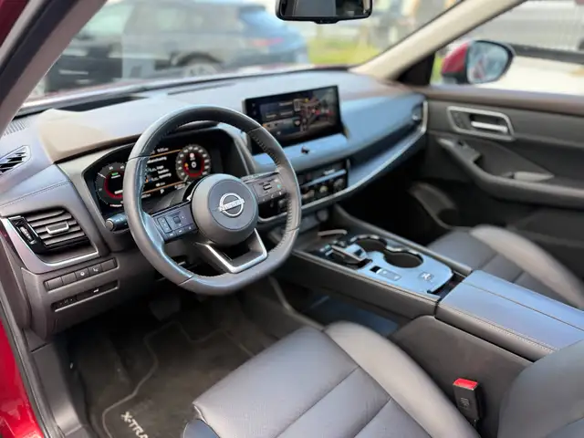 Nissan X-Trail view 14