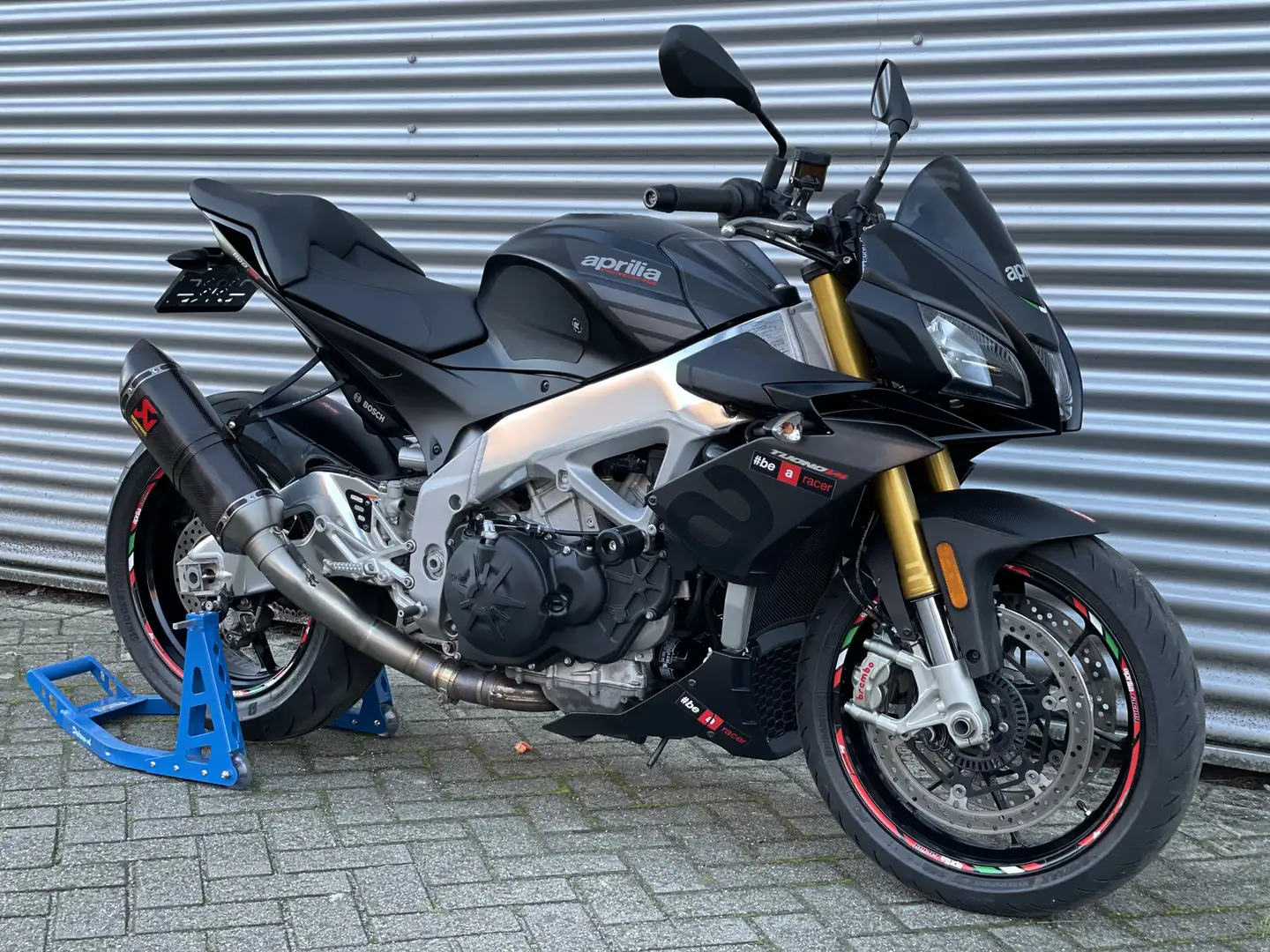 Aprilia Tuono V4 RR - 1