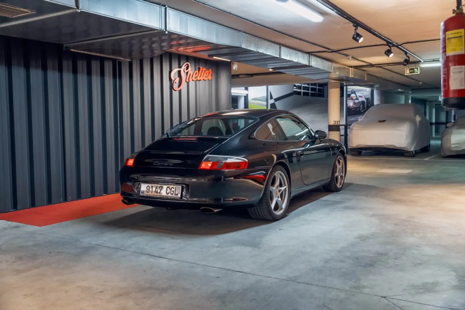 Porsche 996 Carrera Coupé Schwarz - 2