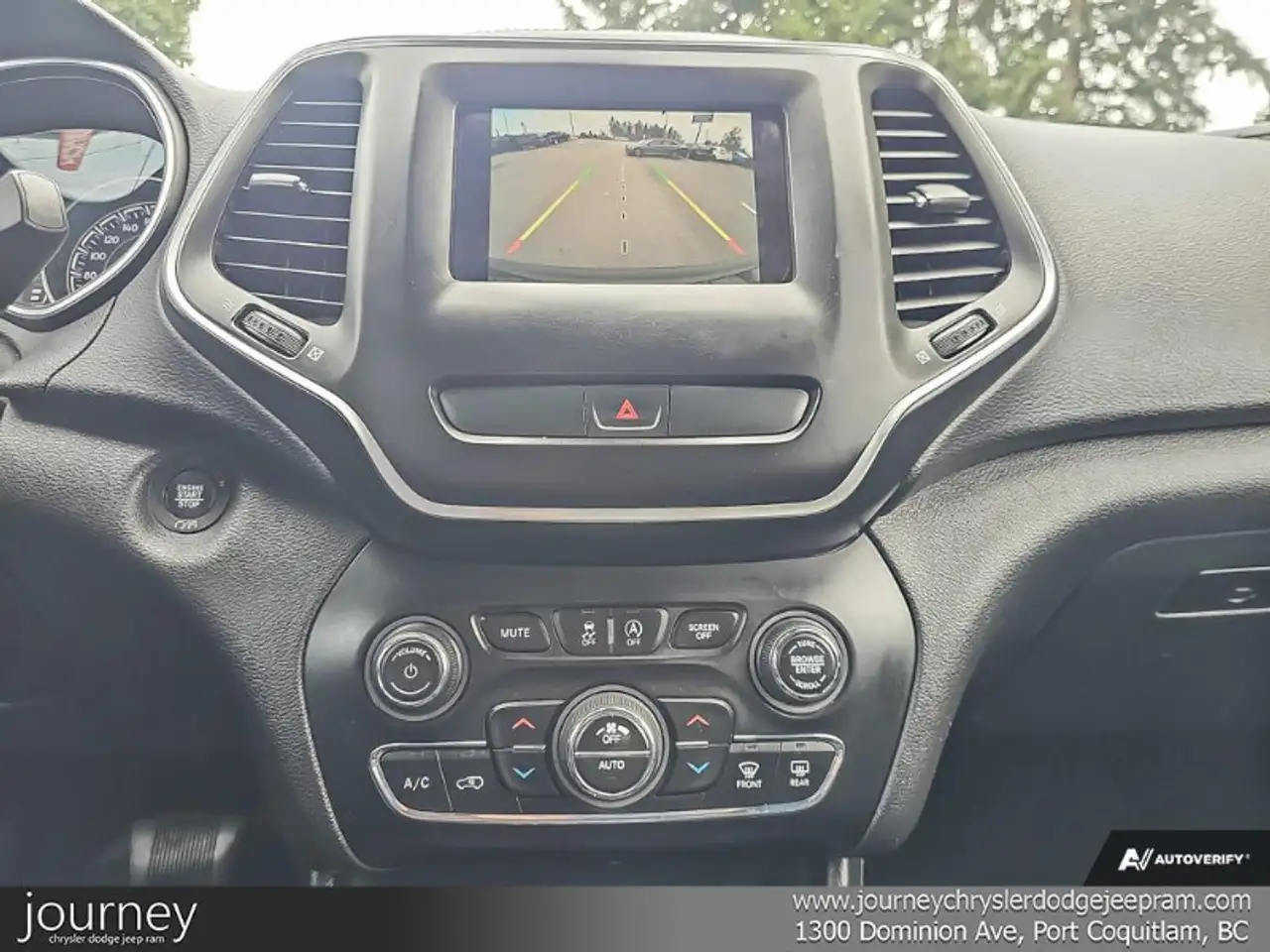 Jeep Cherokee снимка Jeep Cherokee