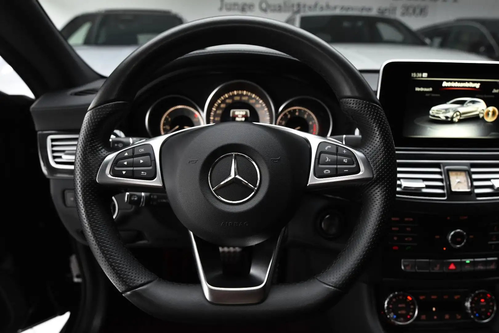 Mercedes-Benz CLS 500 *SB *AMG* MultiBeam* H&K* AHK* Negro - 2