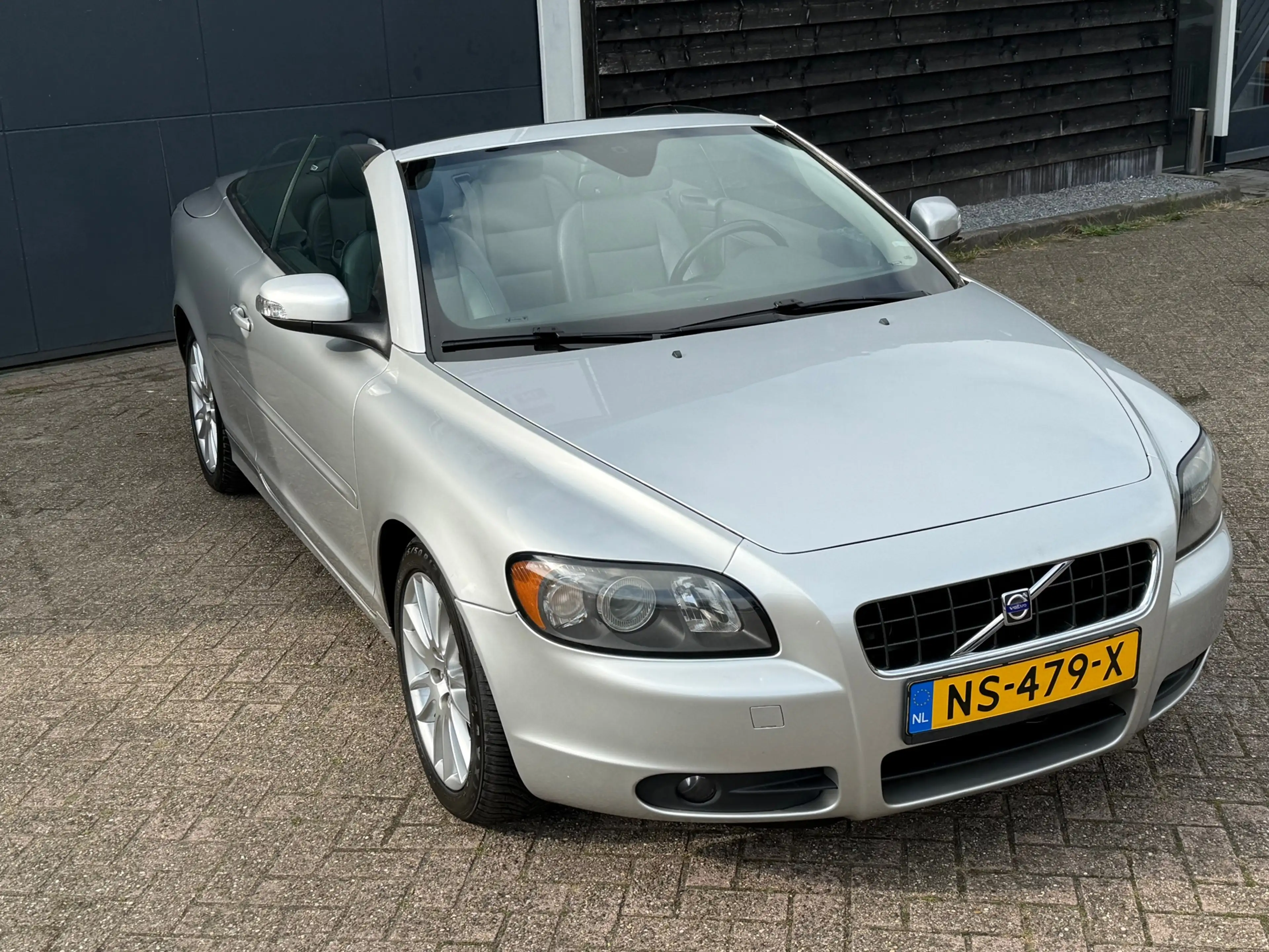 Volvo C70 Convertible 2.4 Momentum automaat — photo 3