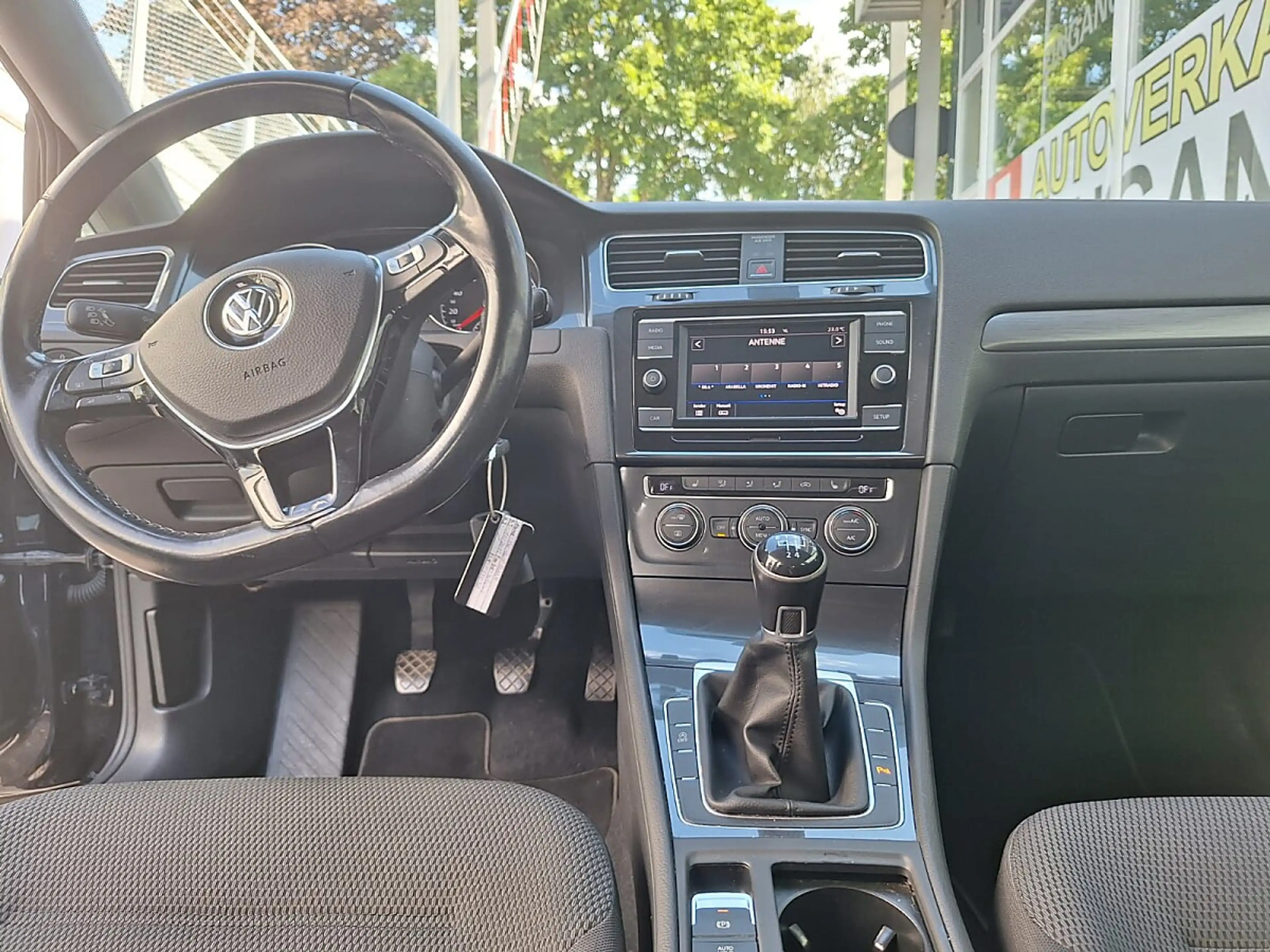 Volkswagen Golf R abbit 1,0 TSI — photo 12
