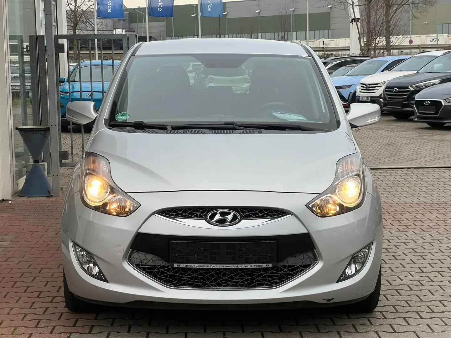 Hyundai iX20 1.4L Comfort *1.Hand*nur 39.790 Km*AHK*Sitzhzg*PDC Argent - 2