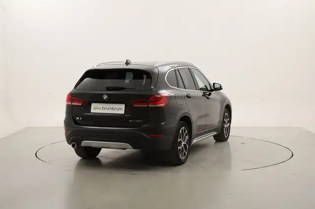 BMW X1 view 5