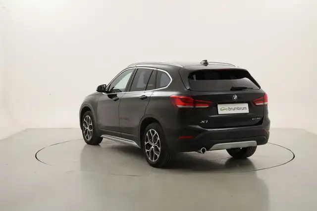 BMW X1 view 3