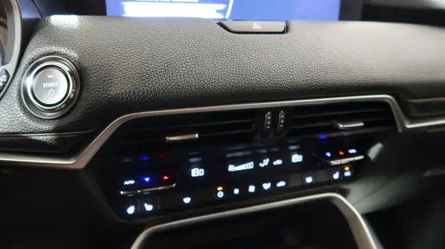 Mazda CX-60 view 10