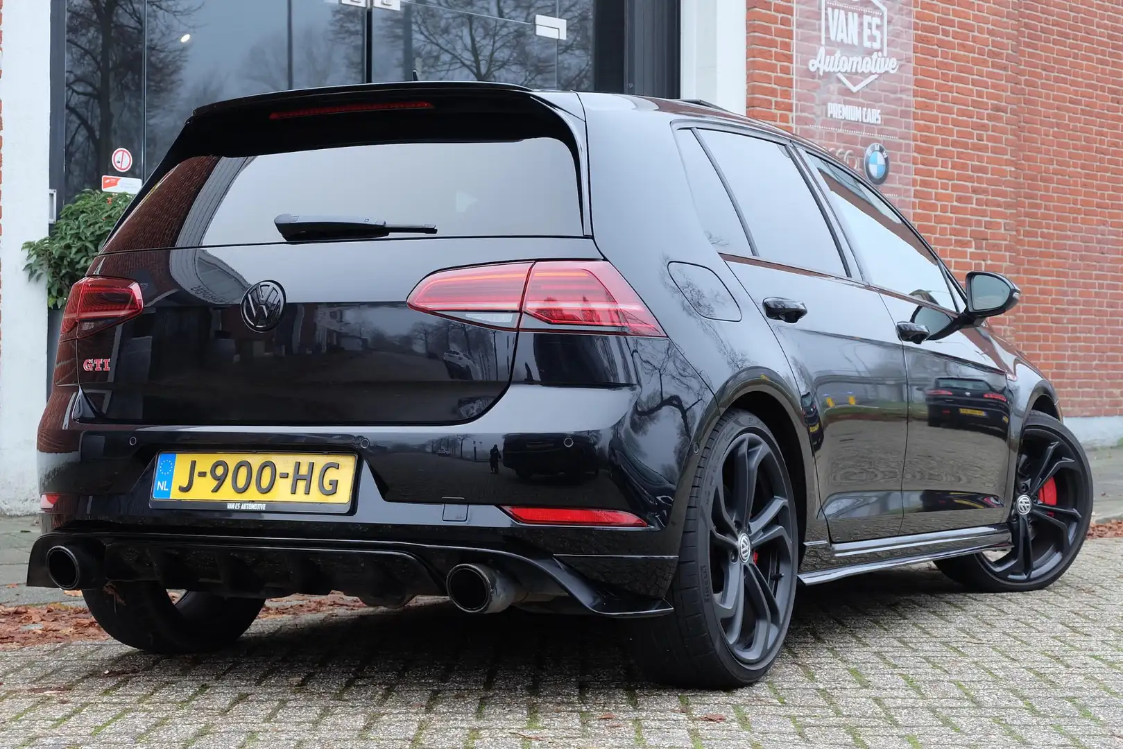 Volkswagen Golf GTI 2.0 TSI TCR / Milltek / Pano / Camera / LED Zwart - 2