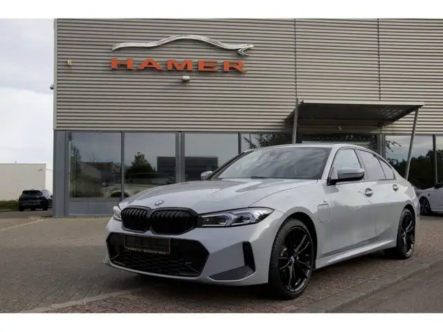 BMW 330 330e Aut. Pack M 19" HuD pack Innova. Driving Ass.