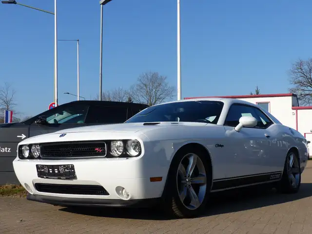 Dodge Challenger R/T 5.7 l HEMI V8 - Rotes Leder -