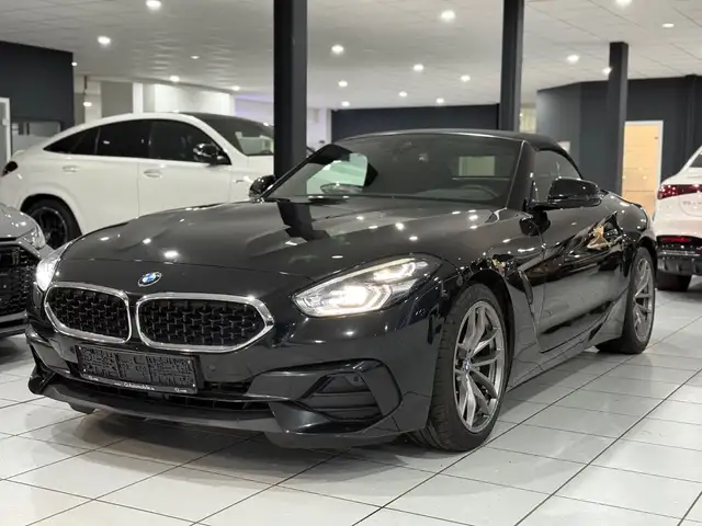 BMW Z4 Roadster sDrive 20 i*M-LENKRAD*PDC*SHZ*HIFI*
