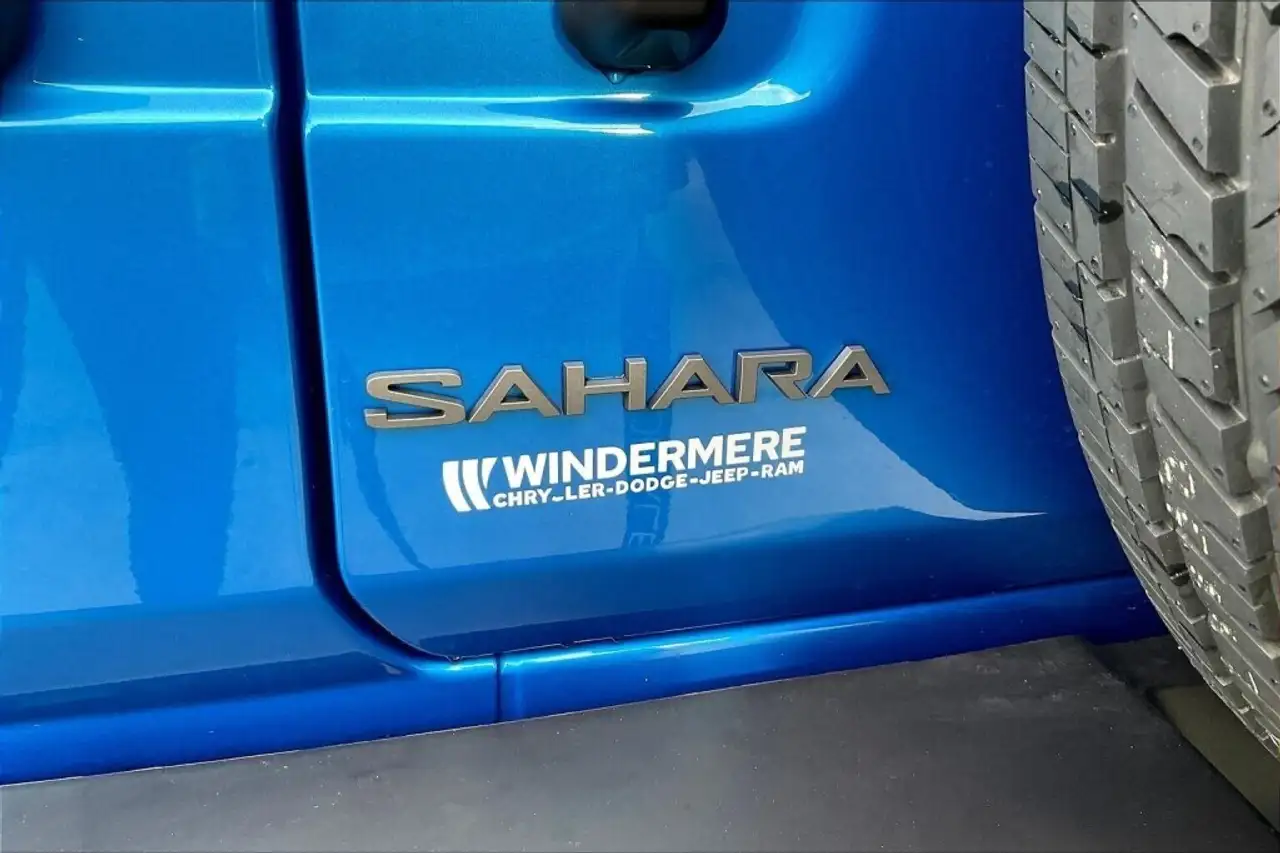 Jeep Wrangler снимка Jeep Wrangler