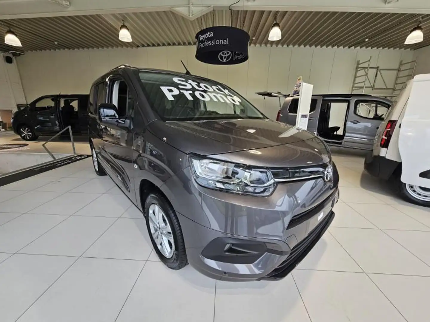 Toyota Verso MPV  nieuwe wagen Gri - 2