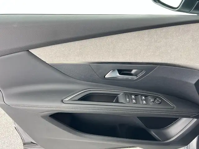 Peugeot 3008 view 11