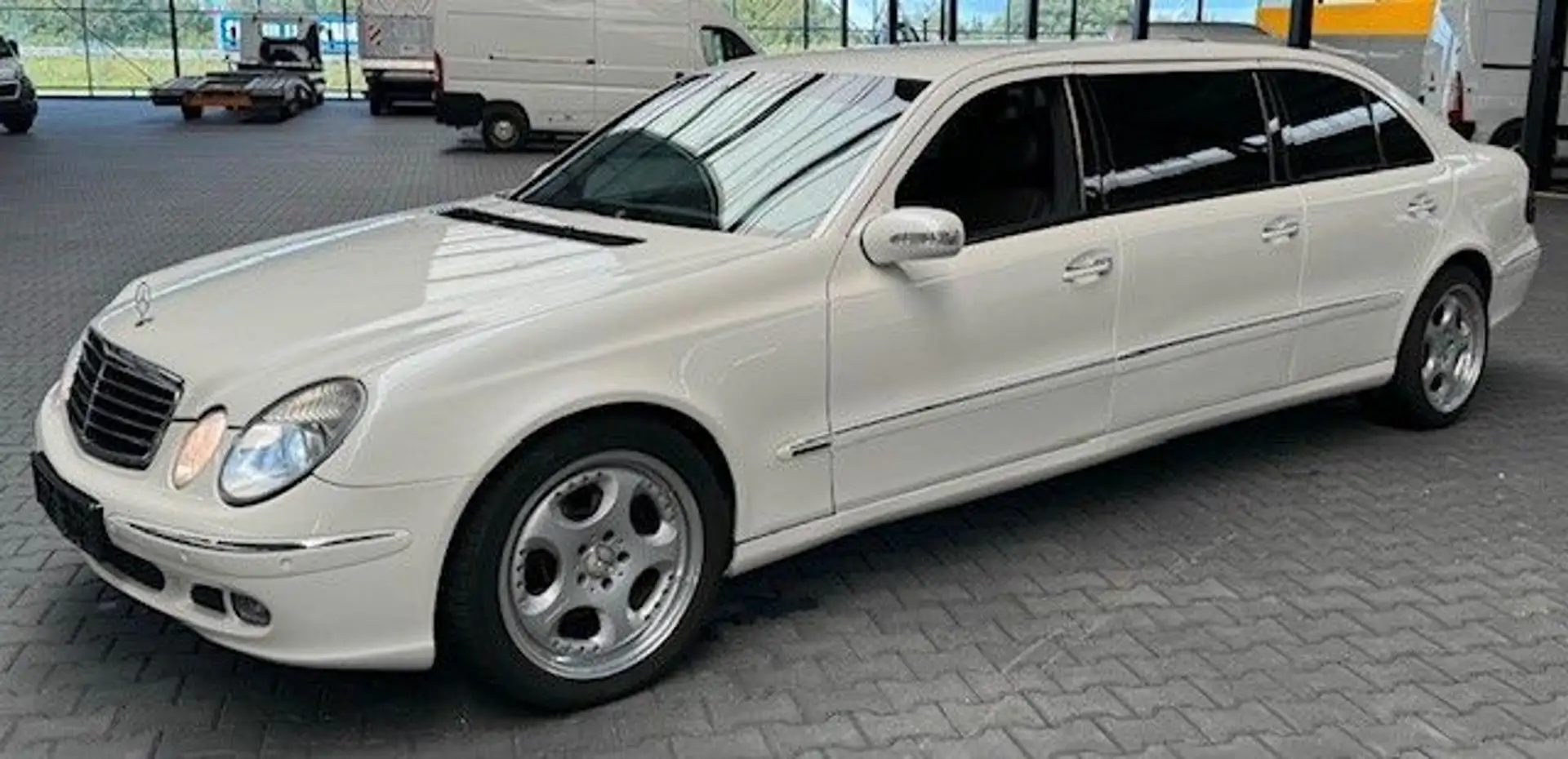 Mercedes-Benz E 220 E -Klasse Lim. E 220 CDI Sternehimmel White - 1