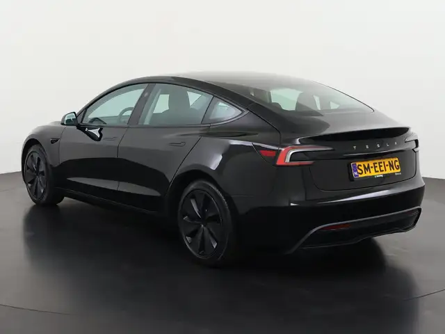 Tesla Model 3 view 7