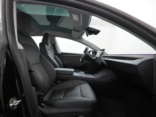 Tesla Model 3 view 3