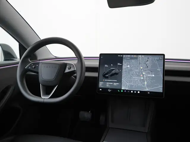 Tesla Model 3 view 6