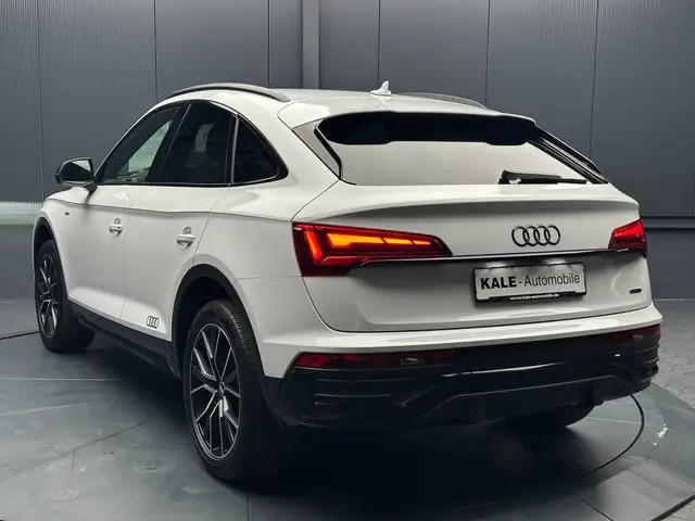 Audi Q5 view 3