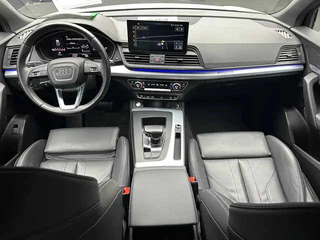 Audi Q5 view 12