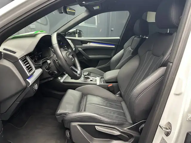 Audi Q5 view 14