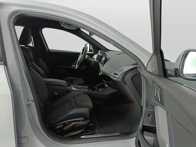 BMW 1 Series view 11