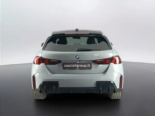 BMW 1 Series view 5
