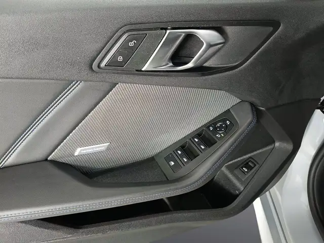 BMW 1 Series view 14