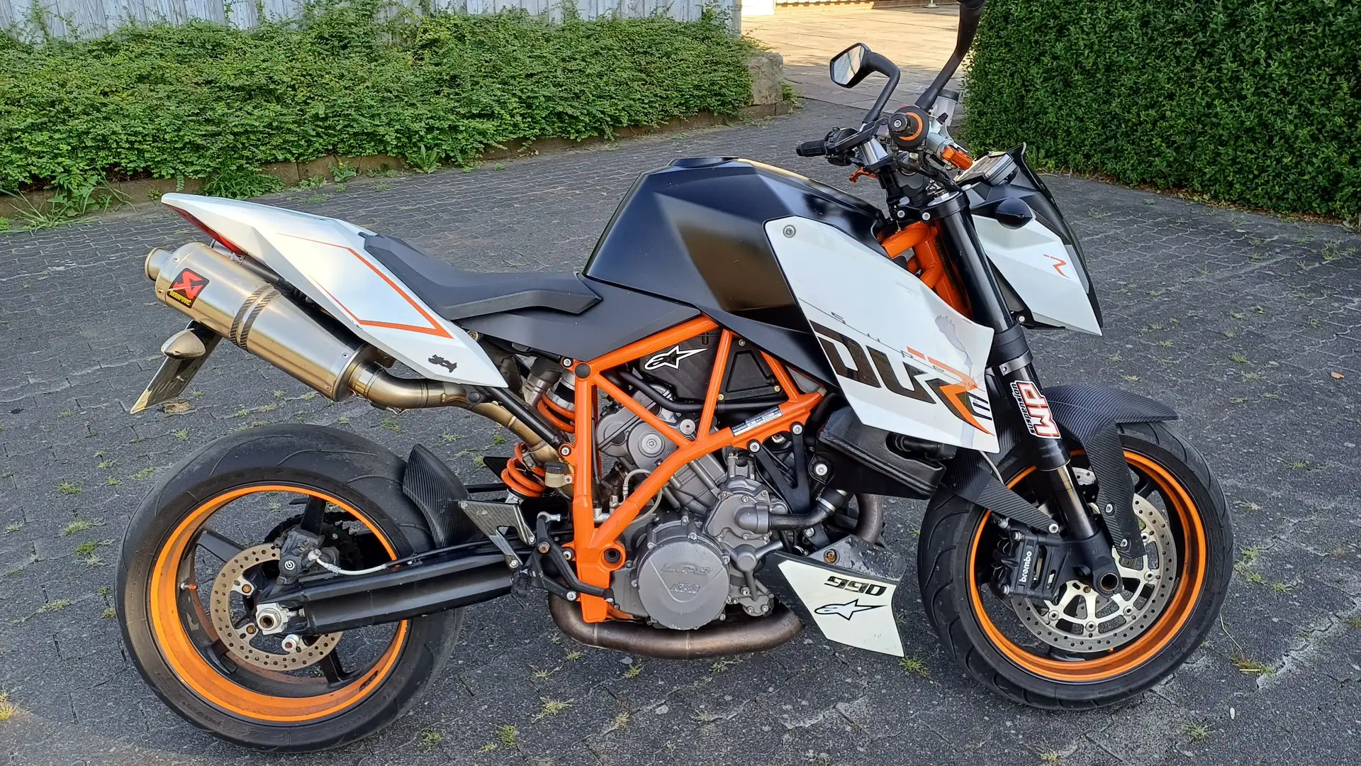 KTM 990 Super Duke 990 Super Duke R White - 1