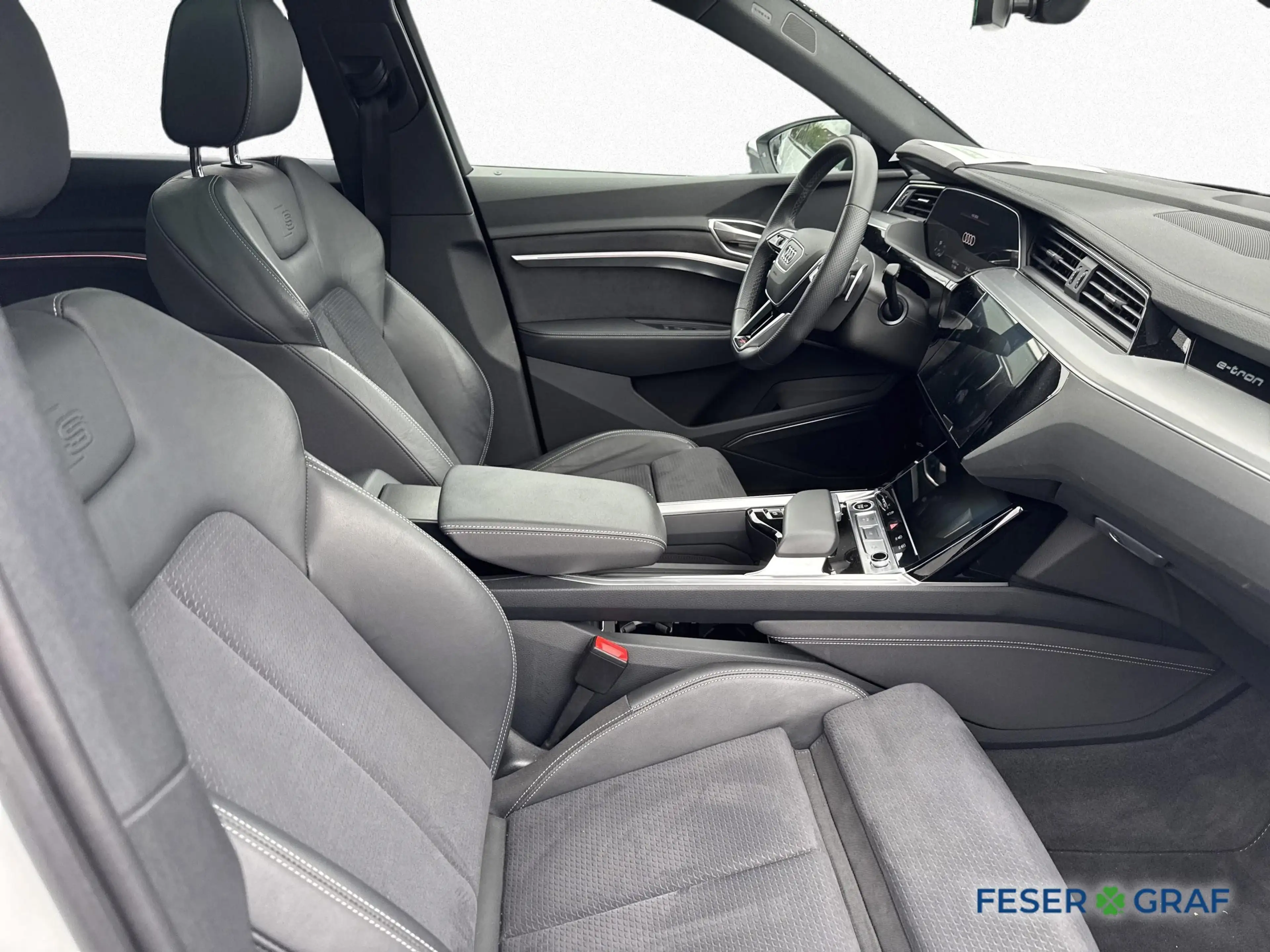 Audi Q8 e-tron Sportback S line 55 qu PANO MATRIX 360° — photo 9