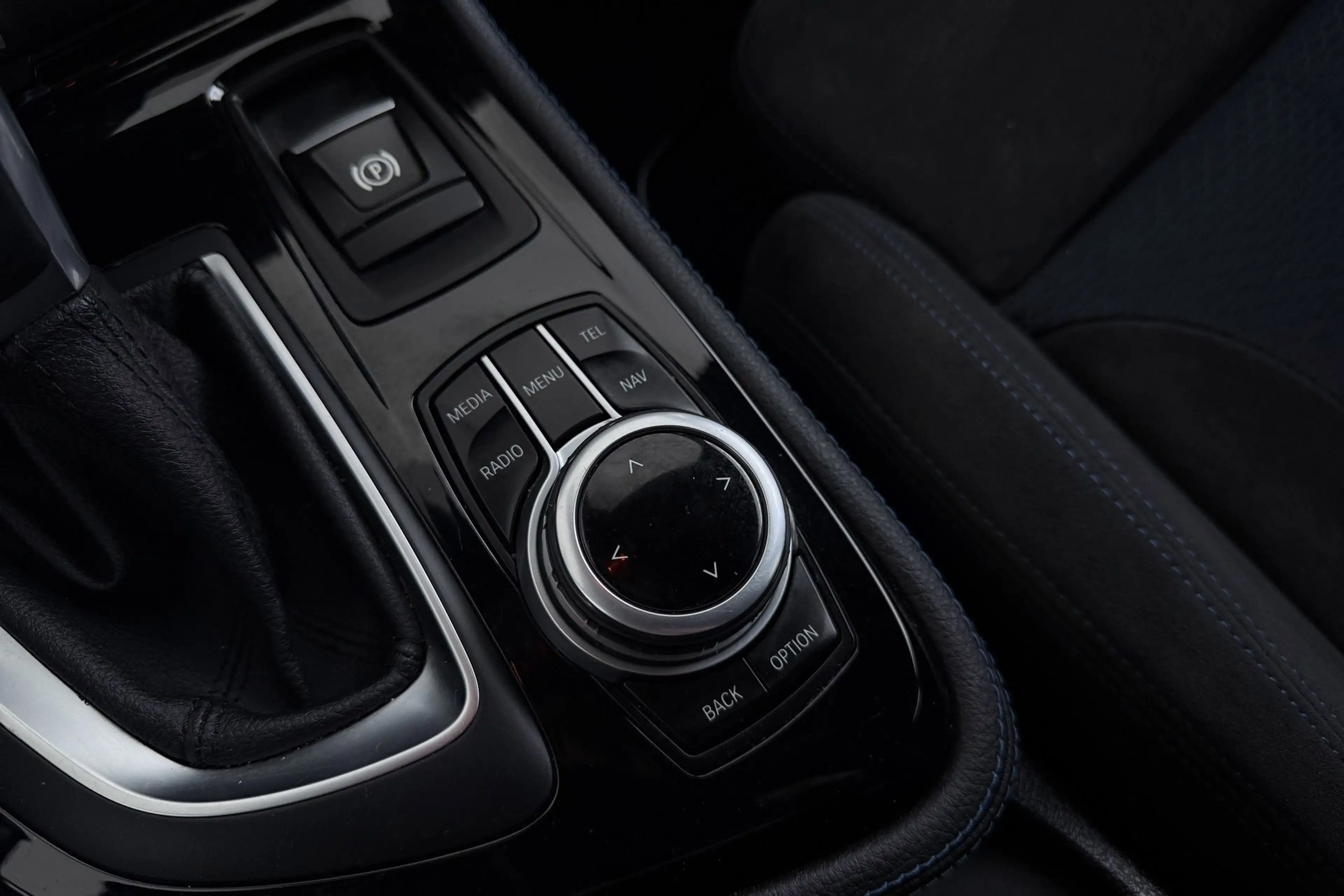 BMW 218 2-serie Gran Tourer 218i Centennial Executive 7p. — photo 31