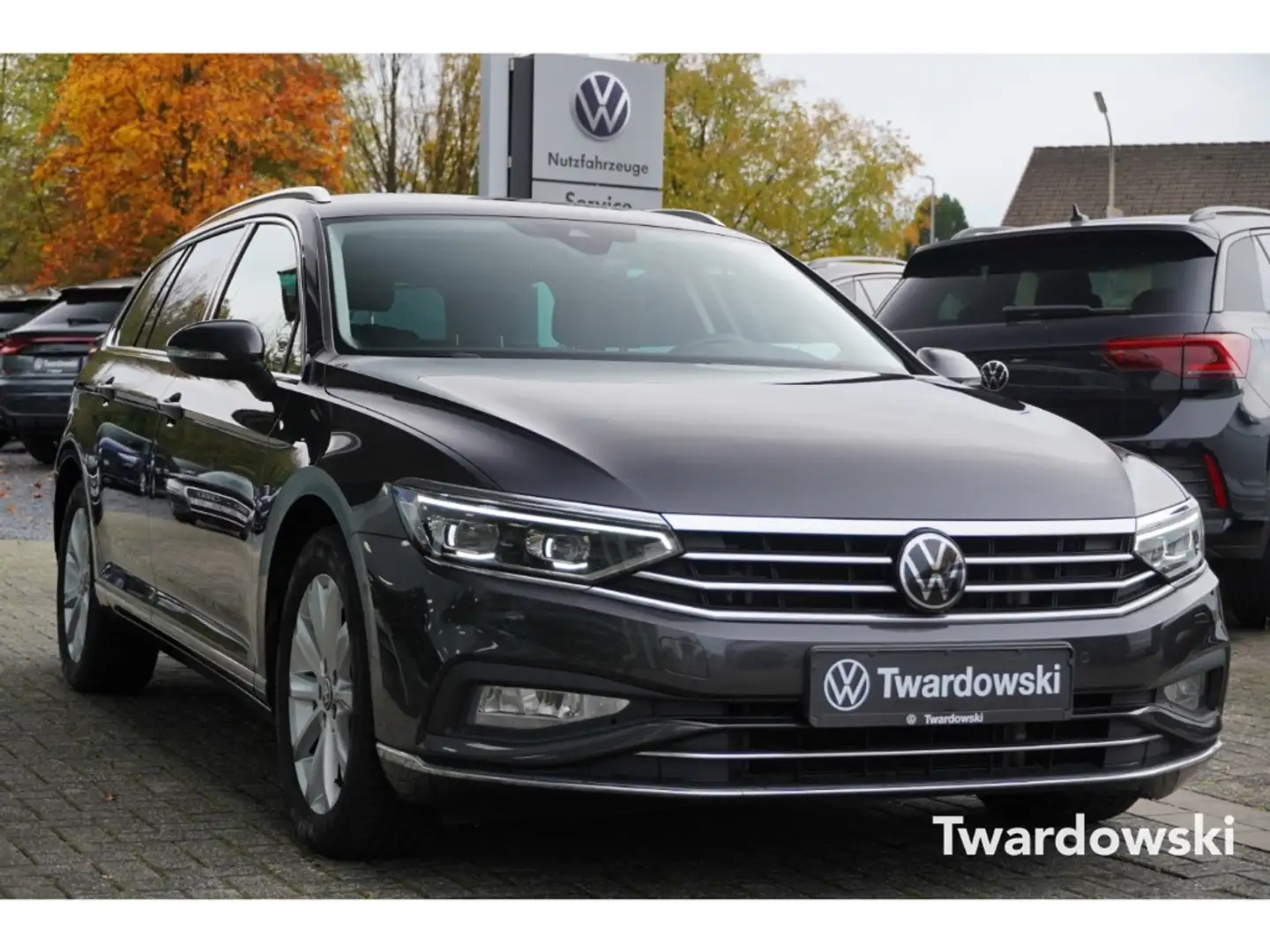 Volkswagen Passat Elegance Matrix Business AHK ACC Kamera Grigio - 1