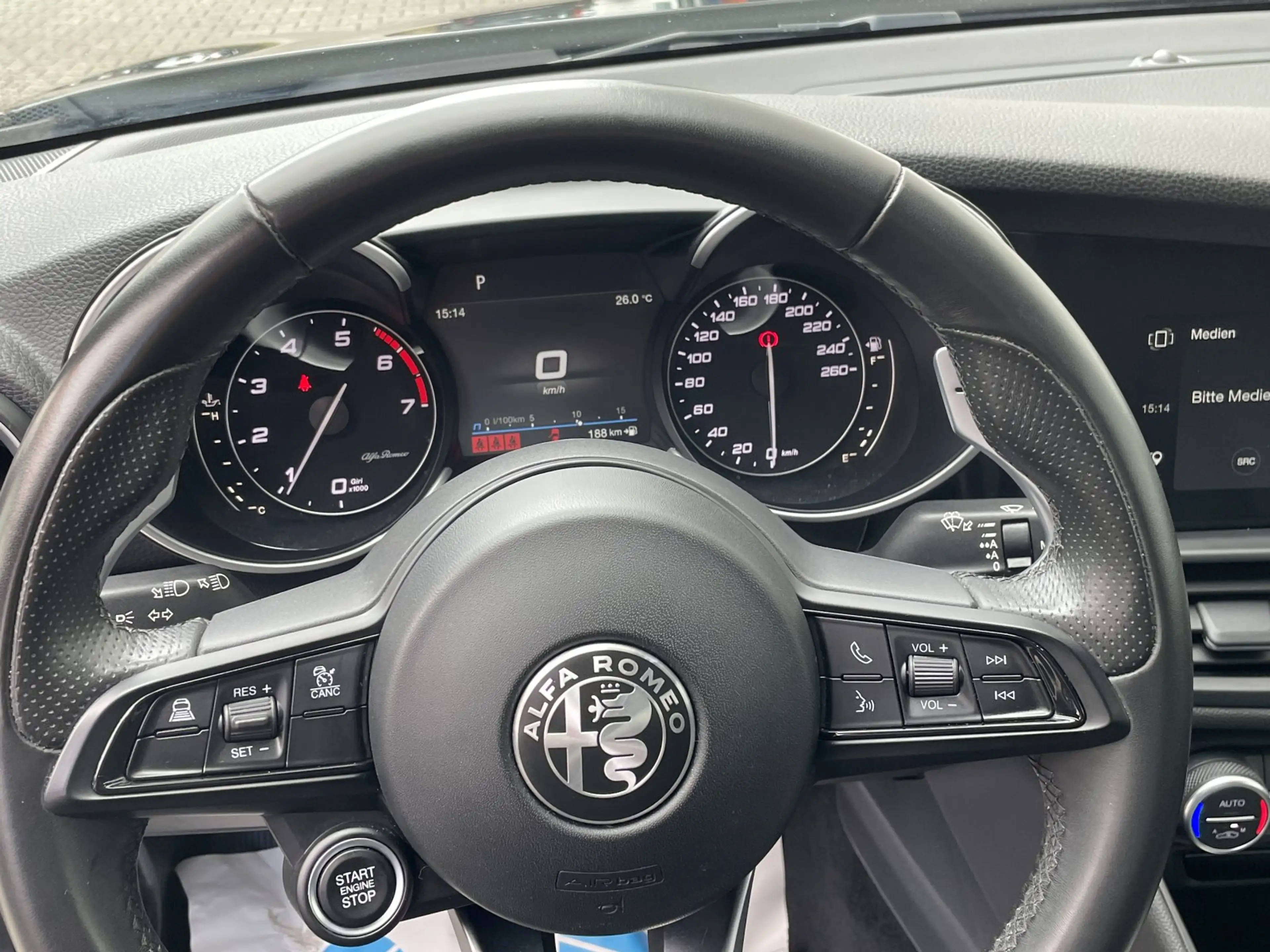 Alfa Romeo Giulia 2.0 16V Turbo  Sprint ACC Tmat TotwAss CarPlay And — photo 13