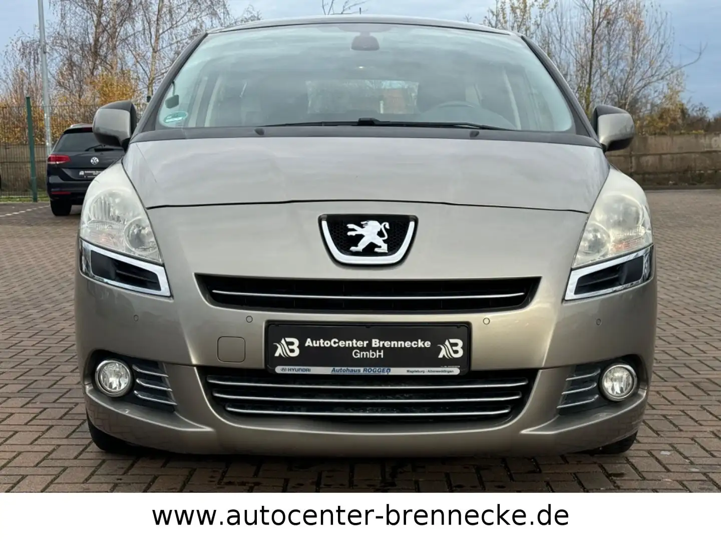Peugeot 5008 Premium 1.6 Ltr  *Navi*Panorama* Сірий - 2