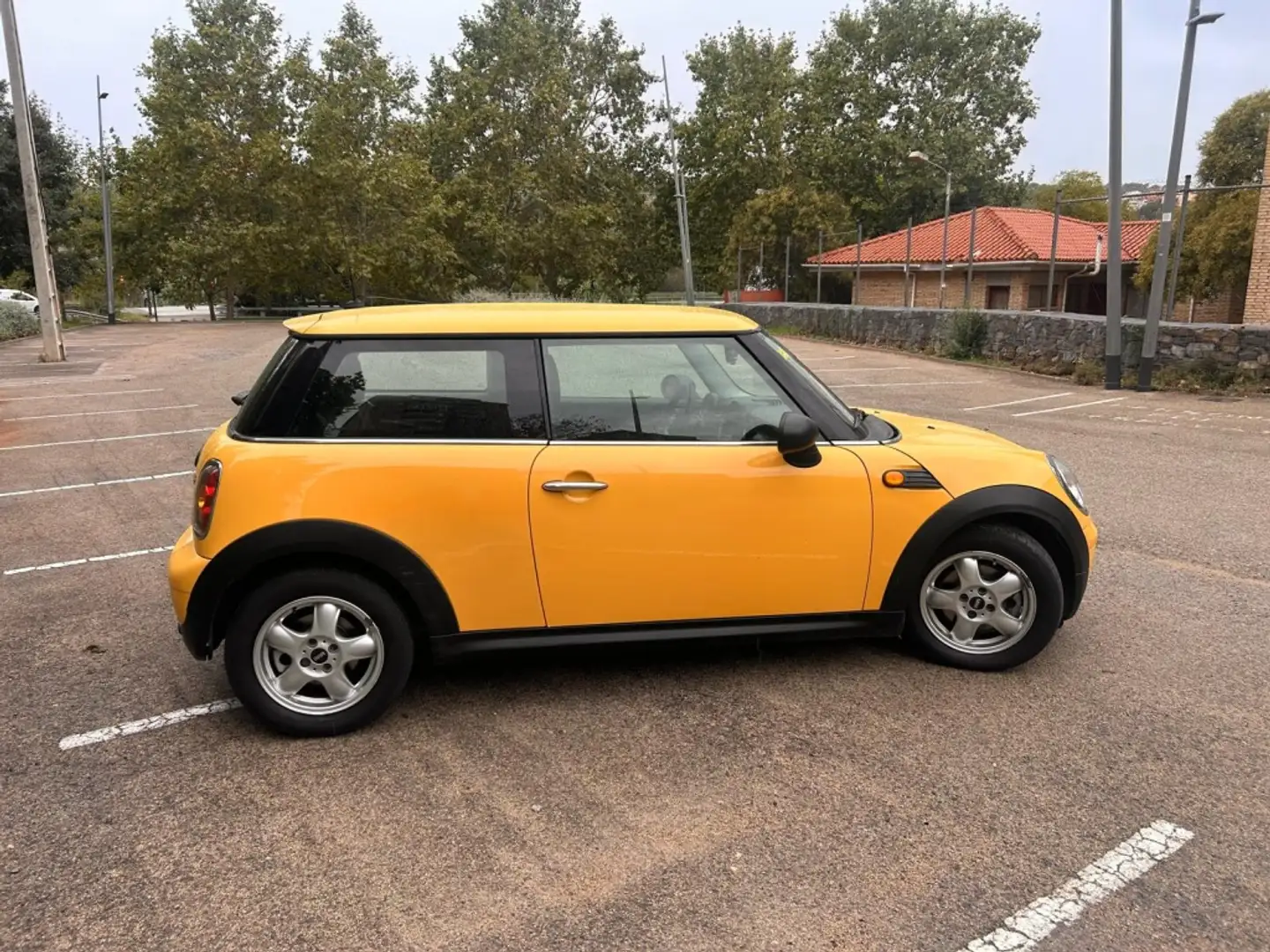 MINI One Amarillo - 2