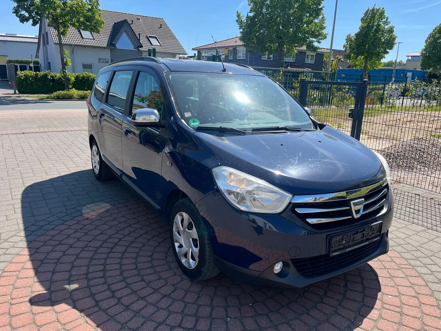 Dacia Lodgy 1.5 dCi Laureate (7-Si.) (ZAHNRIHMEN NEU) Albastru - 2