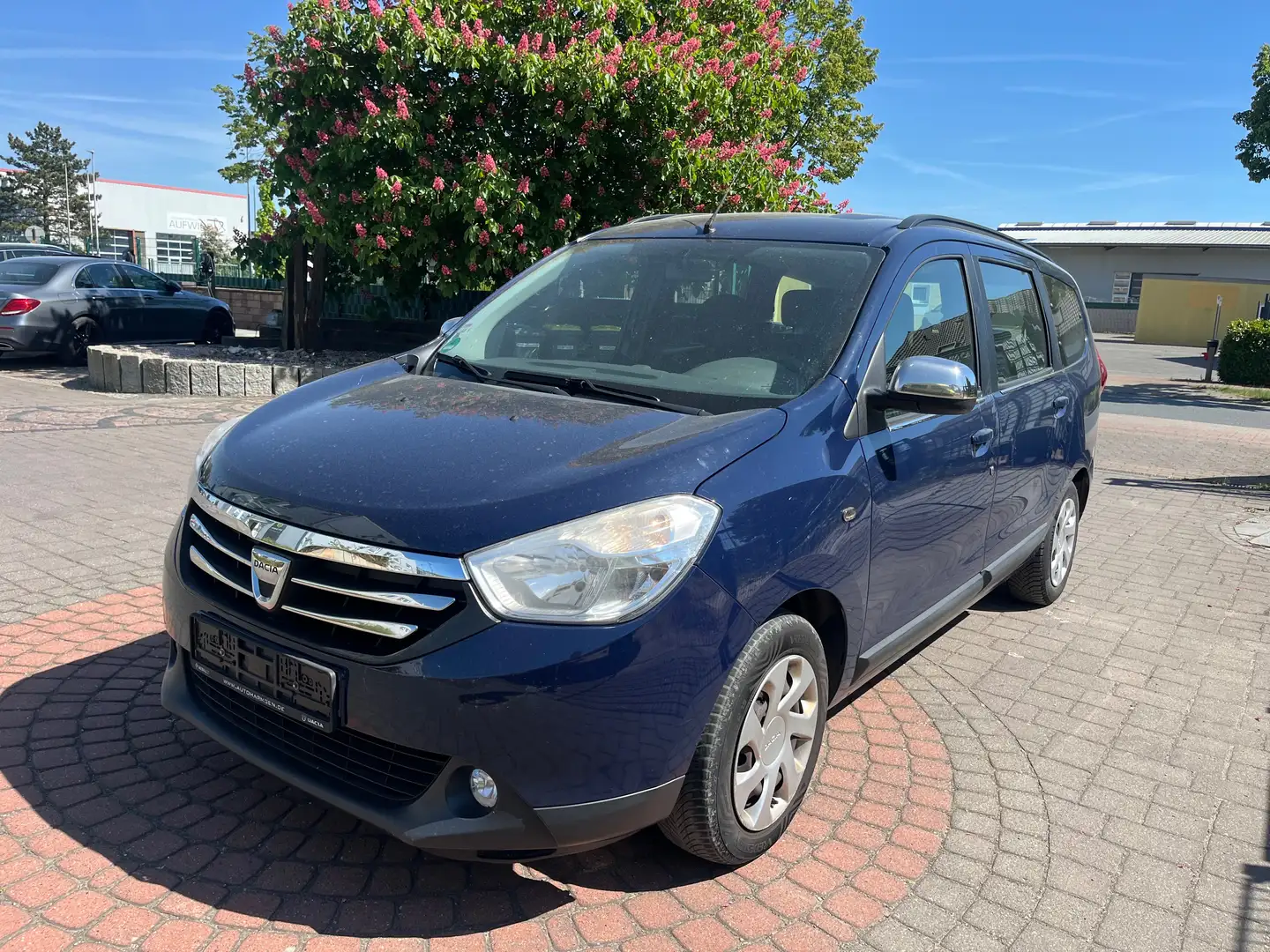 Dacia Lodgy 1.5 dCi Laureate (7-Si.) (ZAHNRIHMEN NEU) Albastru - 1
