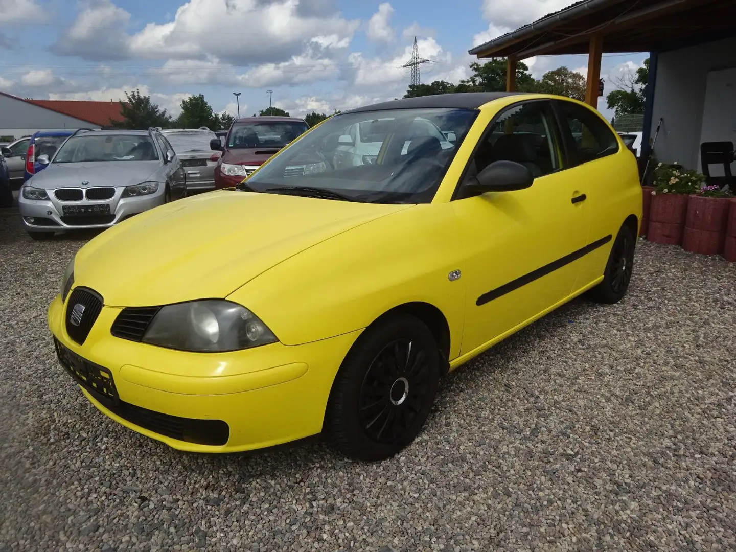 SEAT Ibiza 1.4 16V 55 kW Signo Jaune - 1