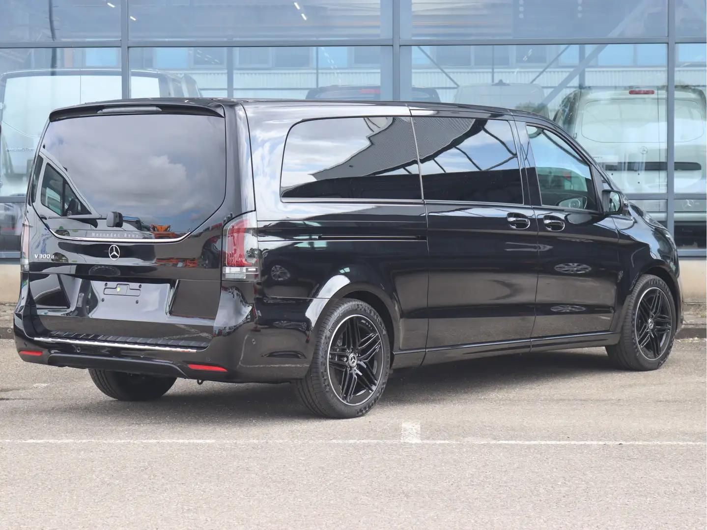 Mercedes-Benz V 300 300d L3 Avantgarde Zwart - 2