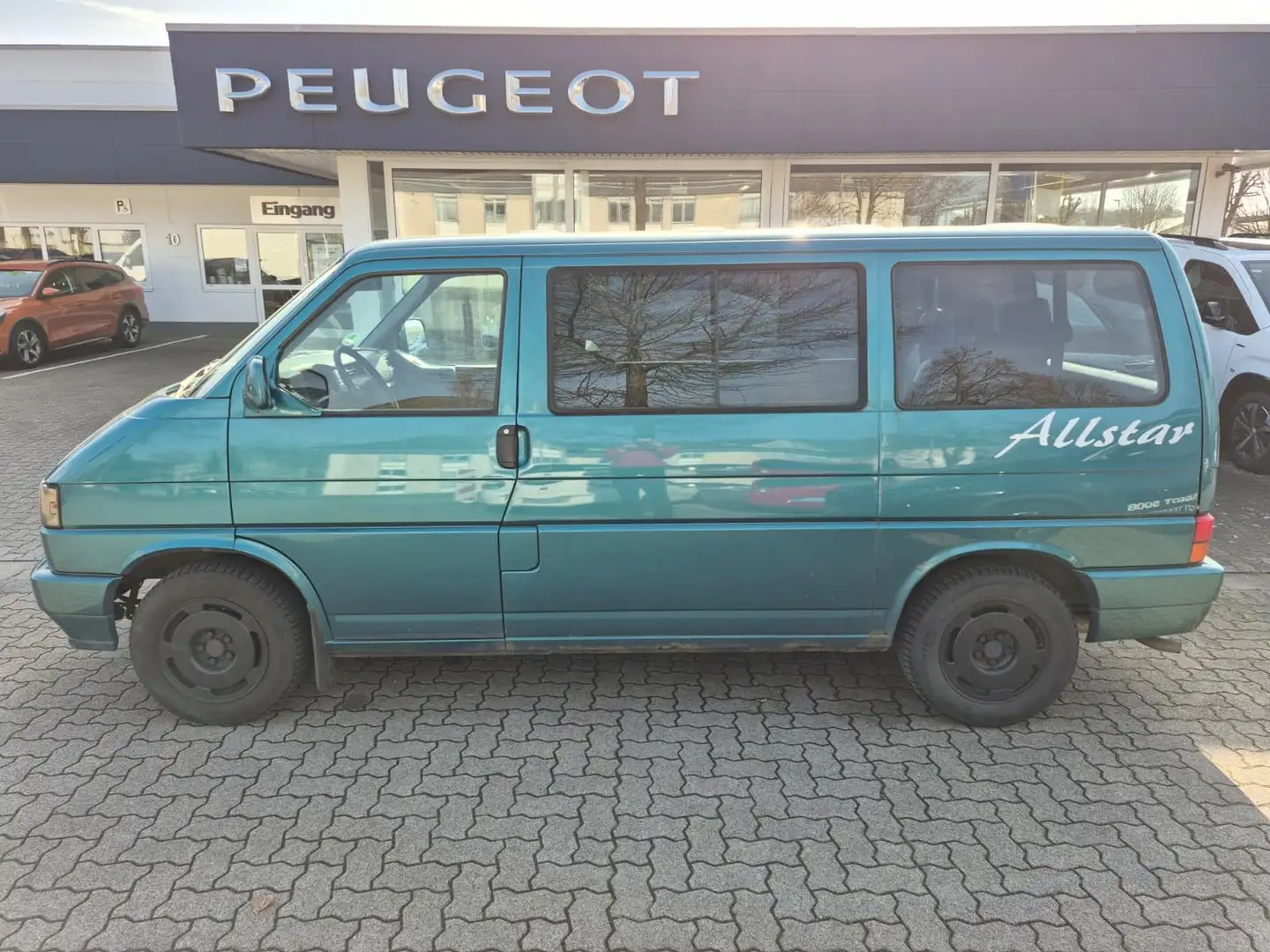 Volkswagen T4 Multivan 2.5 l Allstar, 7 Sitzer, Klima, AHK Verde - 2