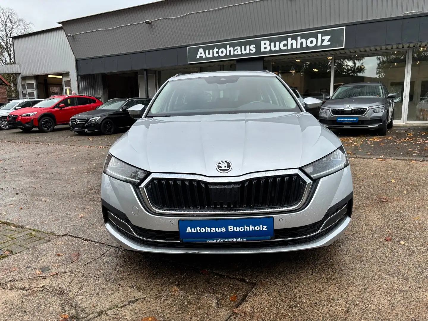 Skoda Octavia Combi 2.0TDI DSG Ambition Silber - 2