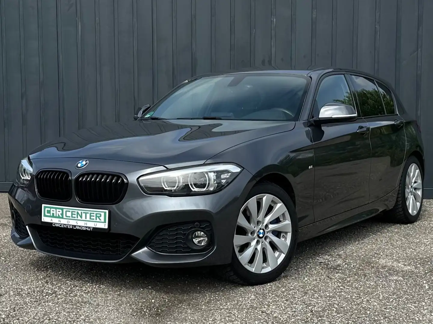 BMW 120 i AUTOMATIK,M-PAKET,LED,LEDER,SHZ,SPORTBREMSE Grijs - 1