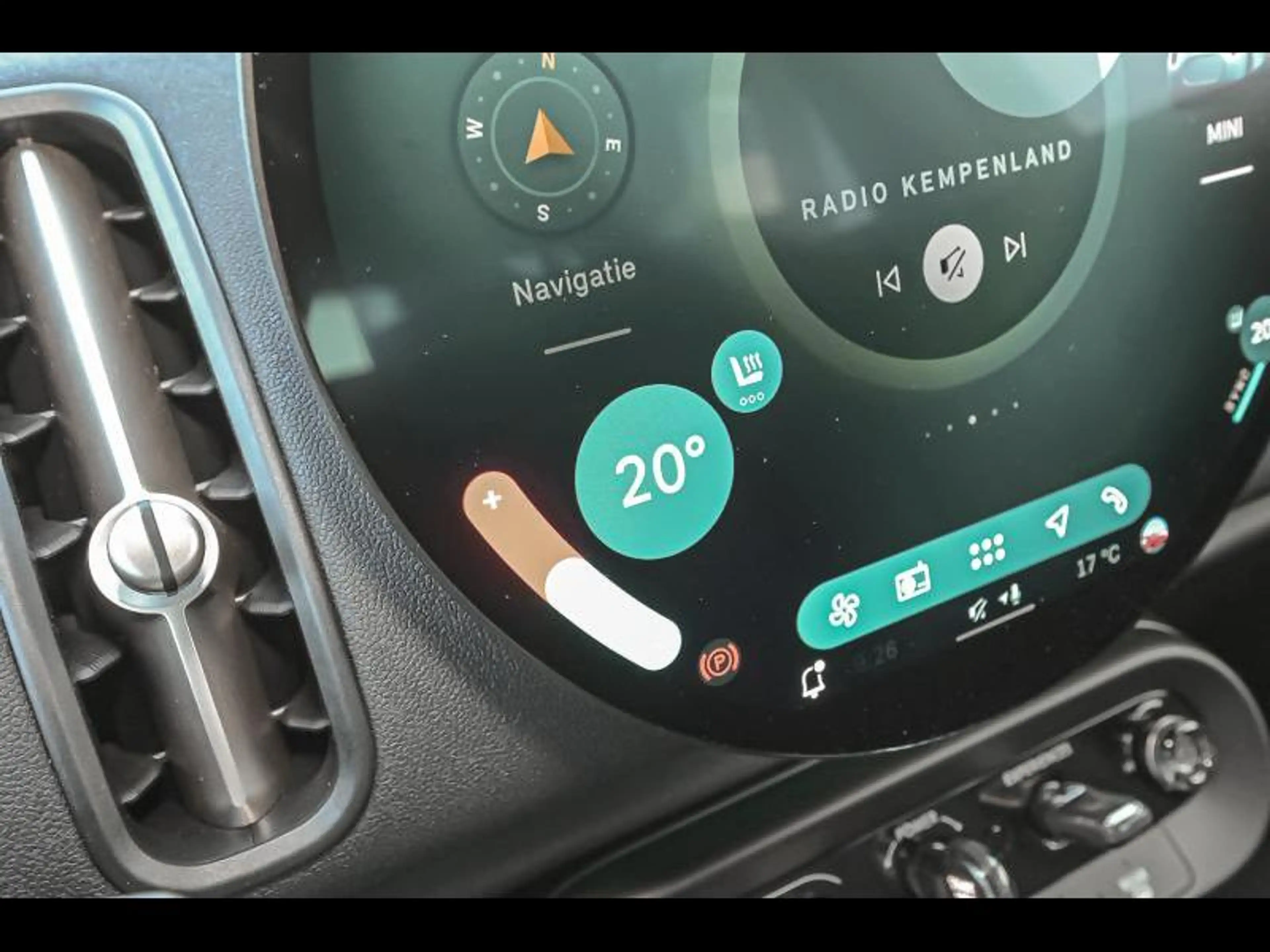 MINI Countryman E — photo 11