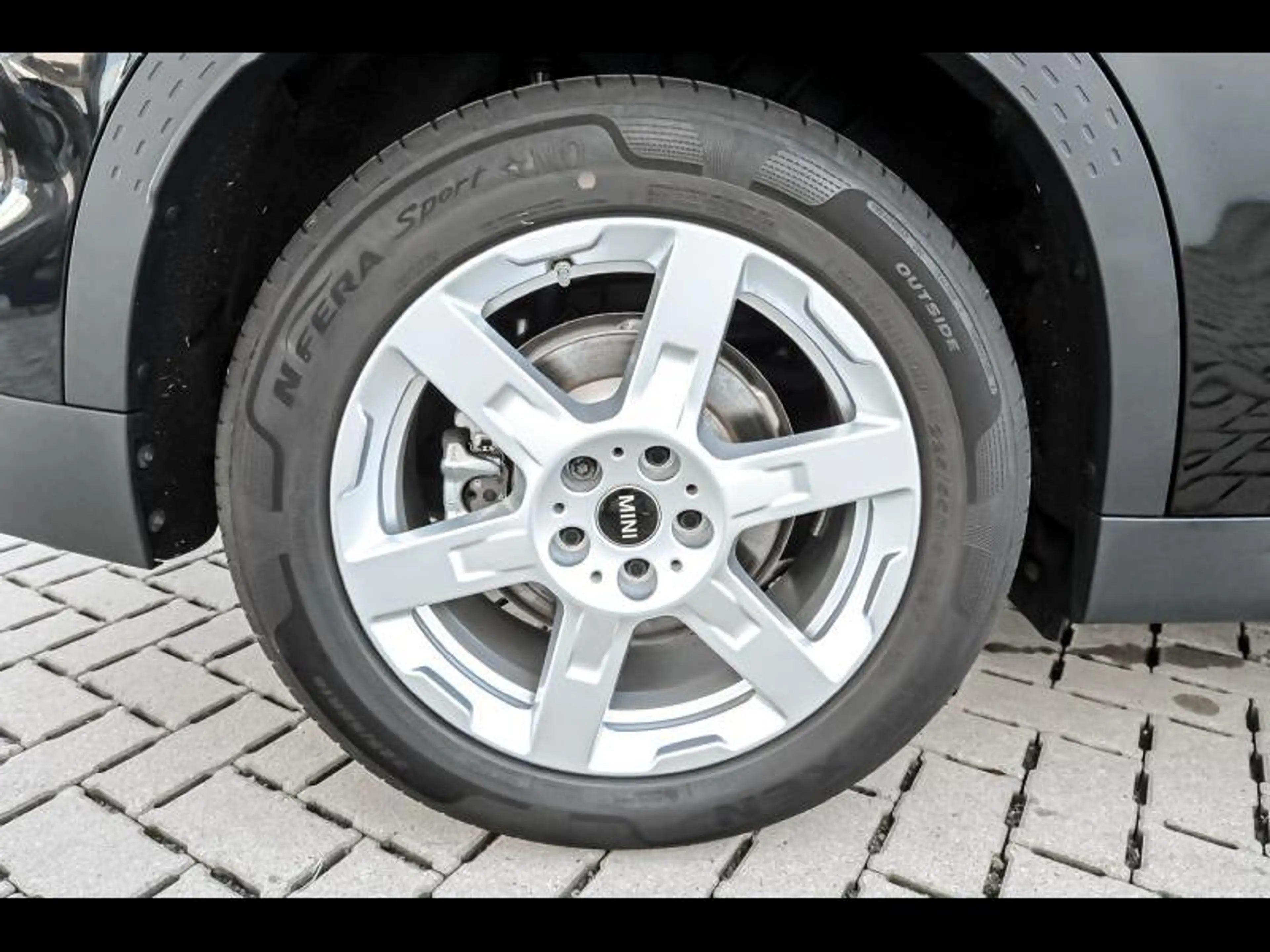MINI Countryman E — photo 8