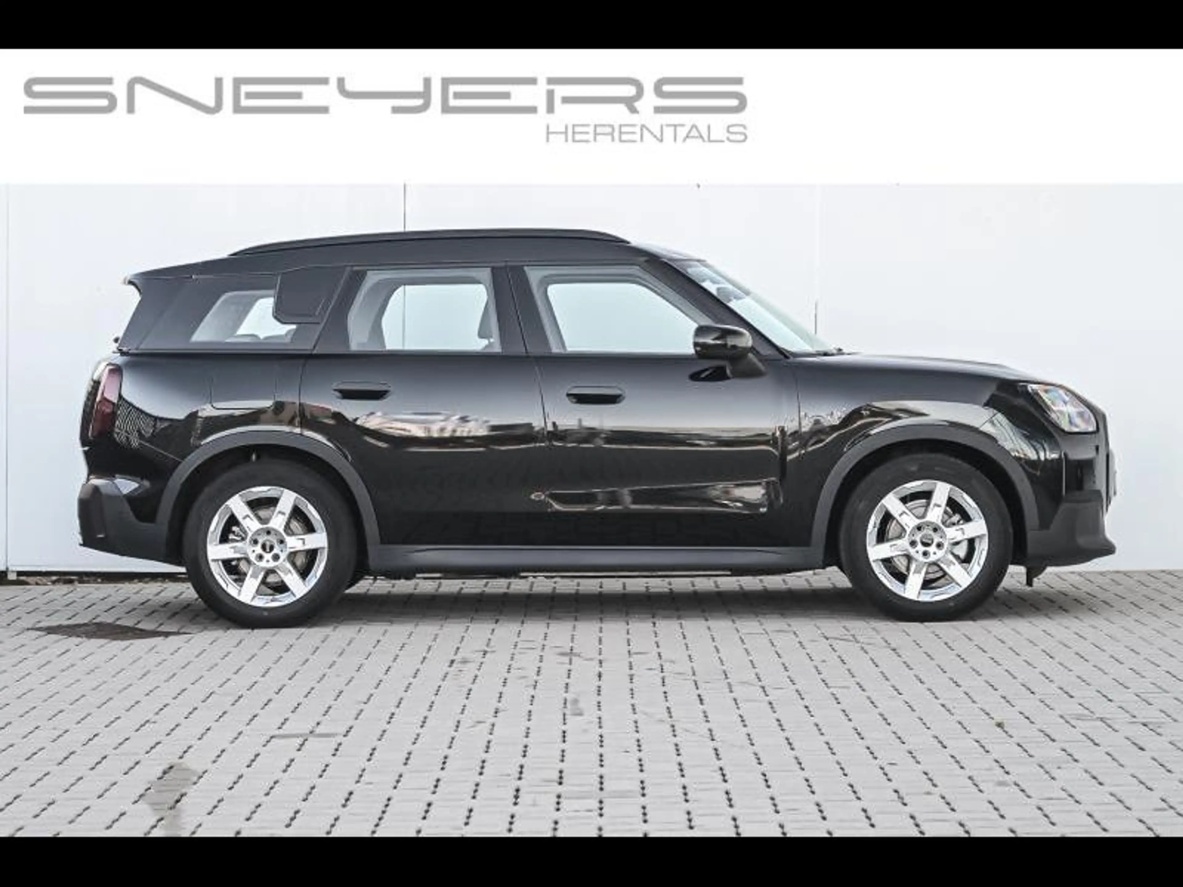 MINI Countryman E — photo 3