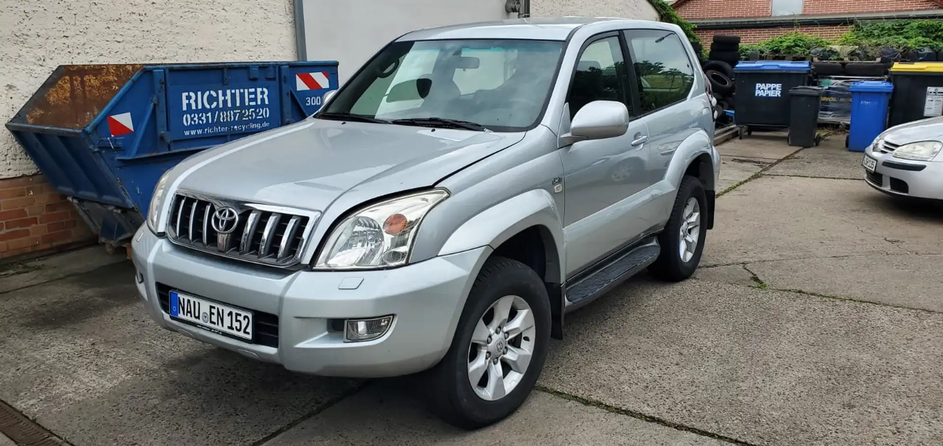 Toyota Land Cruiser Land Cruiser D-4D Srebrny - 1