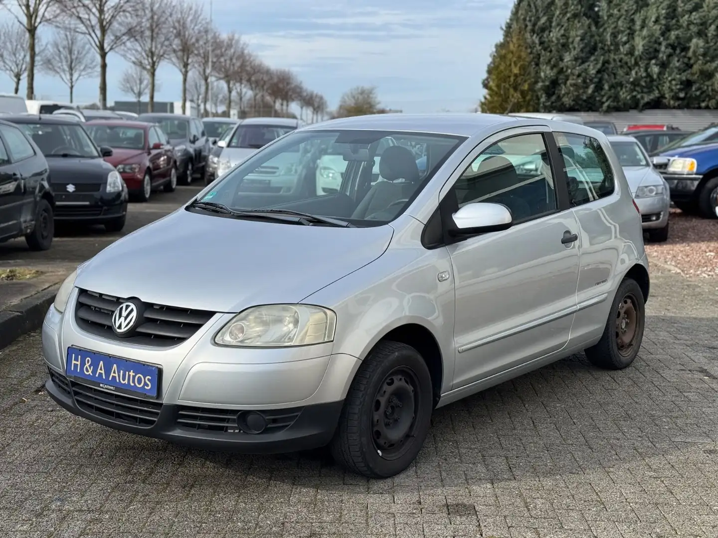 Volkswagen Fox Refresh Silber - 1